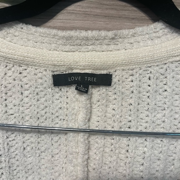 Love Tree White fluffy knit cardigan- brand new w/buttons - Picture 2 of 2